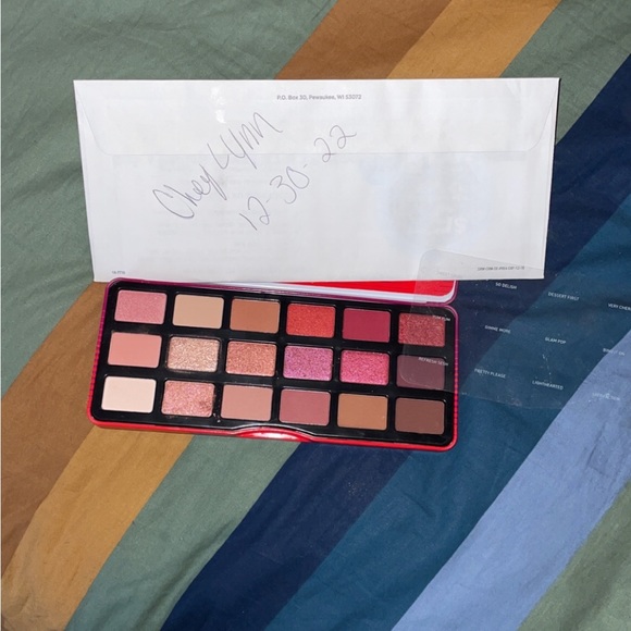 Eyeshadow palettes - Picture 10 of 12